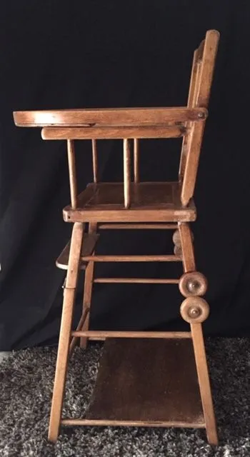 Chaise Haute de Poupée