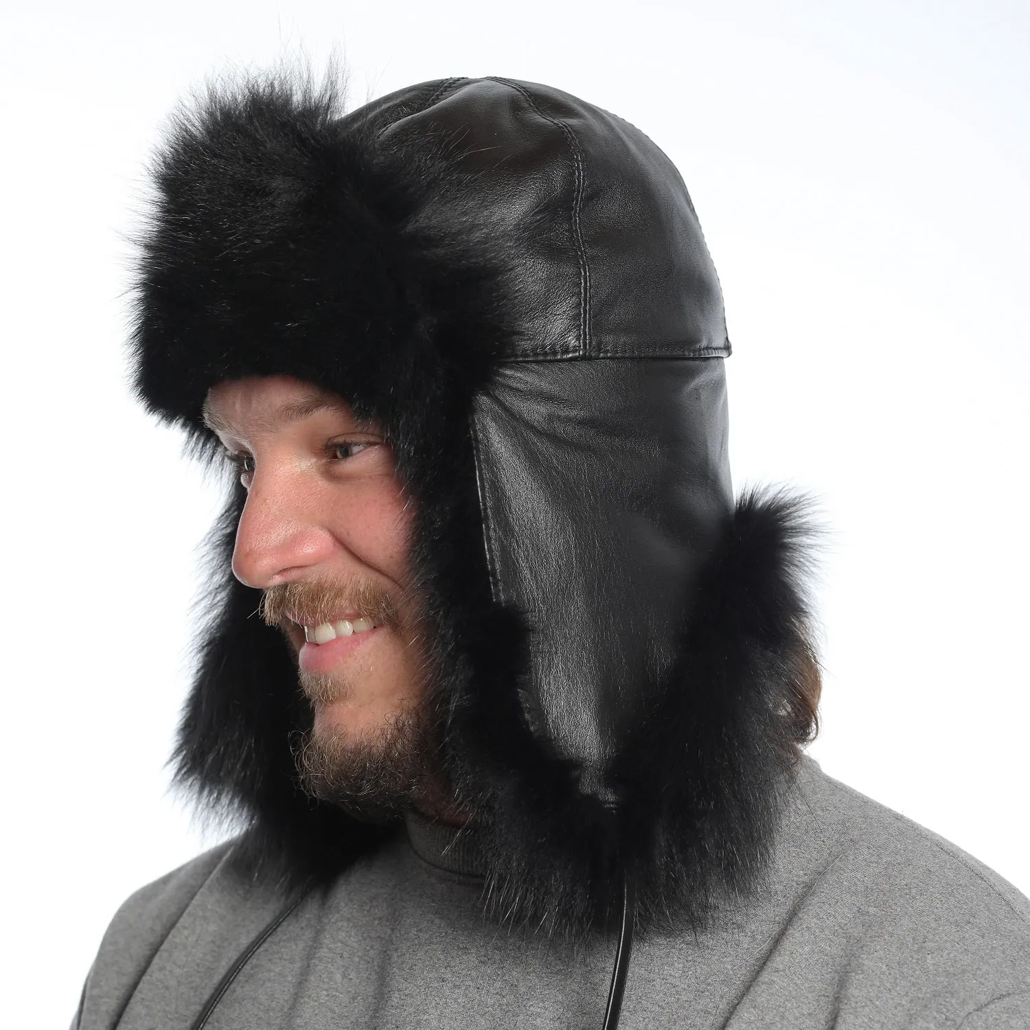 Chapeau aviateur en cuir et fourrure de renard noir