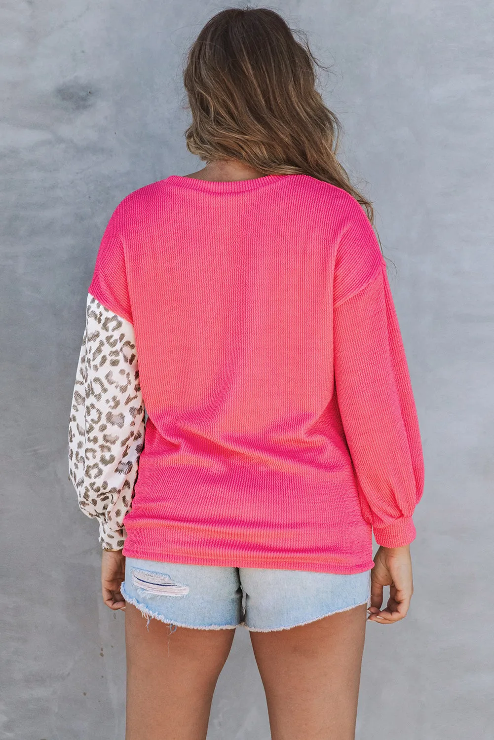 Haut ctelé à manches longues et patchwork léopard rose