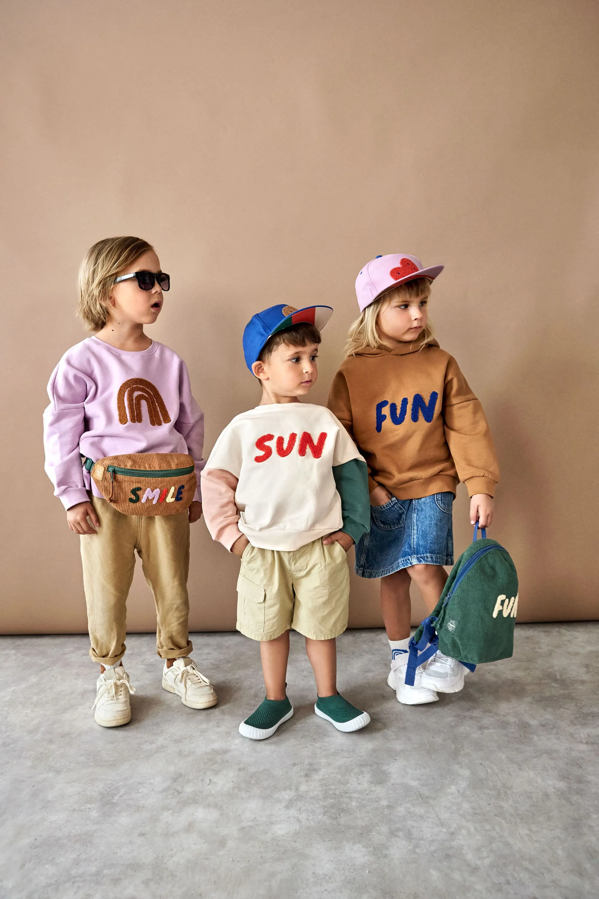 Sweat à capuche enfants - Bio Coton, Little Gang, Fun caramel | Lässig